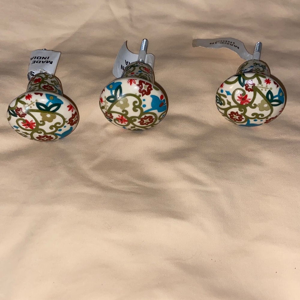 Decorative dresser knobs!